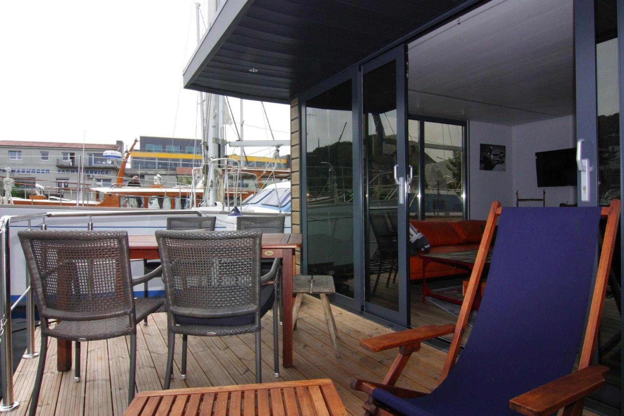Houseboat Leni Flensburg Hotel Exterior photo